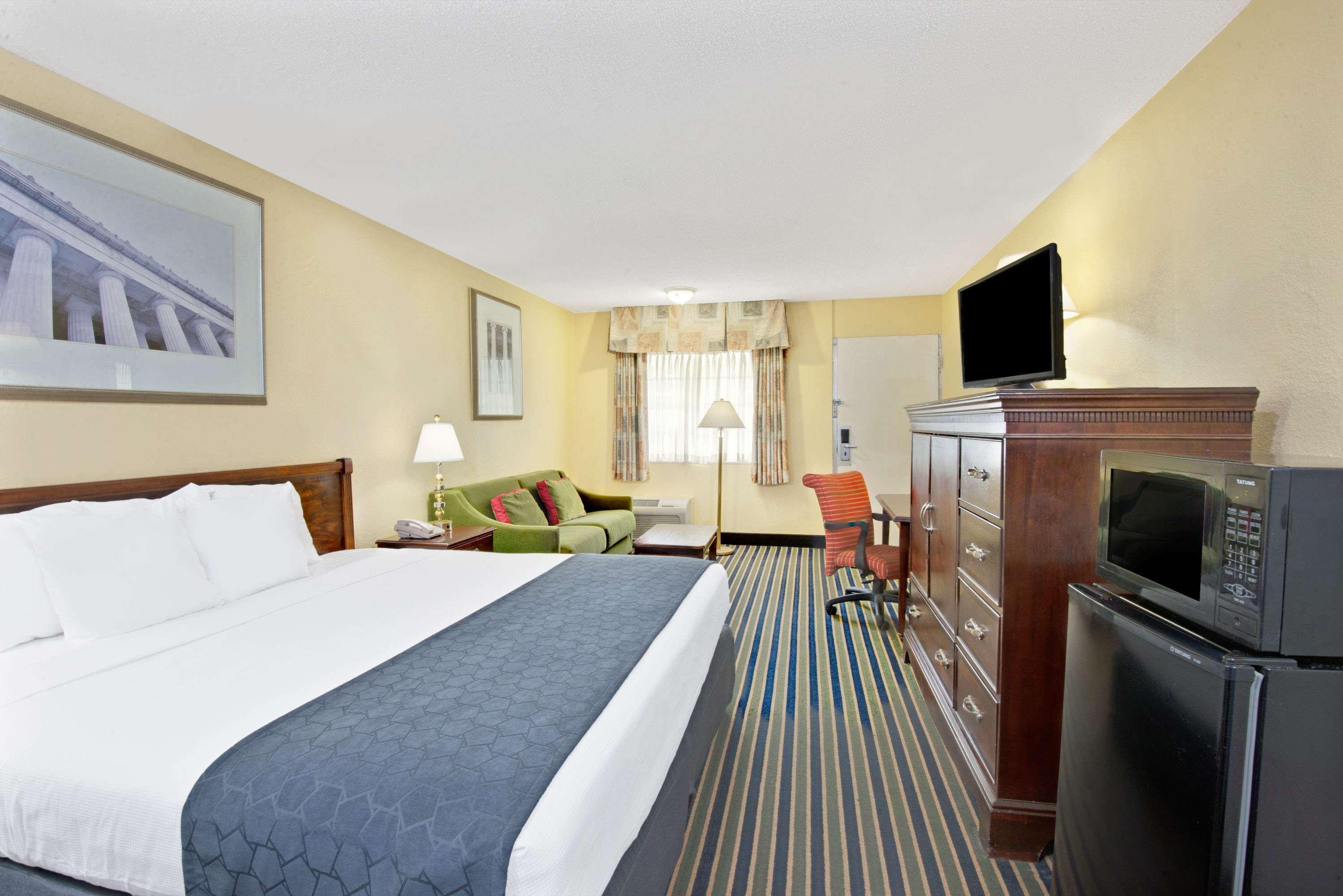 Days Inn By Wyndham Towson Εξωτερικό φωτογραφία